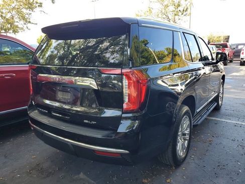 Used 2022 GMC Yukon SLT w/ SLT Premium Package image 4