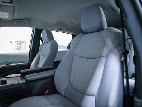 Certified 2026 Toyota Sienna LE FWD image 6
