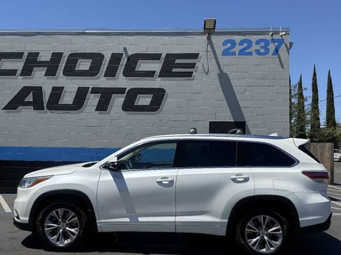 Used 2015 Toyota Highlander XLE AWD/4WD image 27