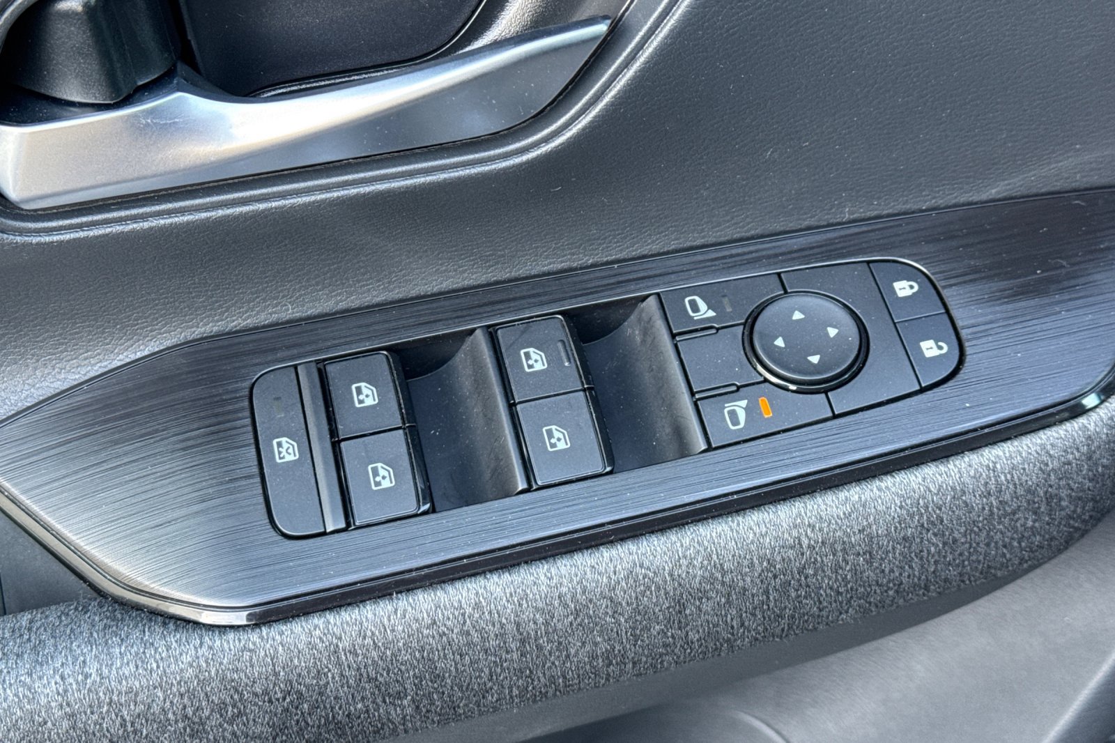 Certified 2026 Nissan Kicks SV FWD image 12