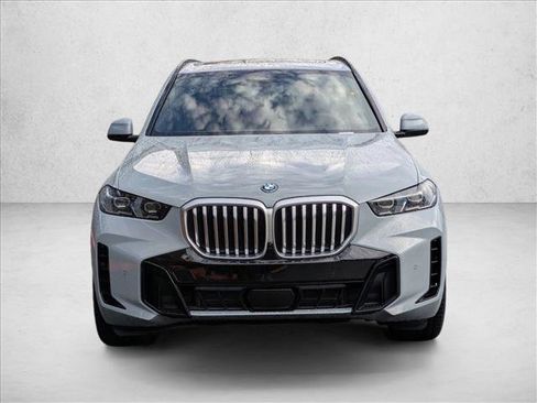 Used 2026 BMW X5 xDrive50e w/ M Sport Package AWD/4WD image 5