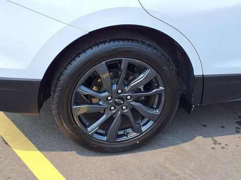 Used 2022 Chevrolet Equinox RS FWD image 26