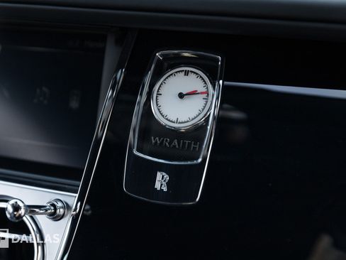 Used 2020 Rolls-Royce Wraith image 34