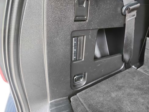 Used 2018 Ford Expedition XLT image 38