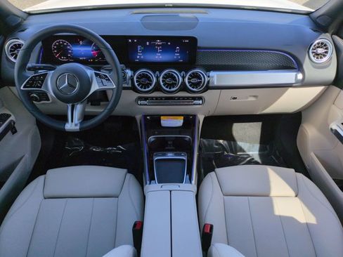 Used 2025 Mercedes-Benz GLB 250 image 15