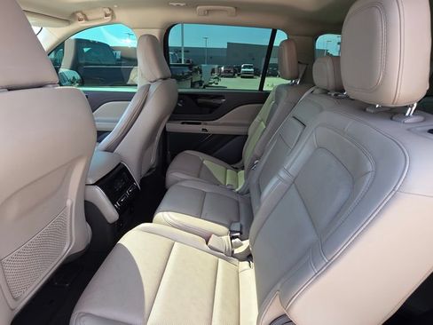 Used 2021 Lincoln Aviator Reserve AWD/4WD image 13