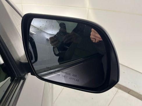 Used 2017 Toyota Sienna XLE image 47