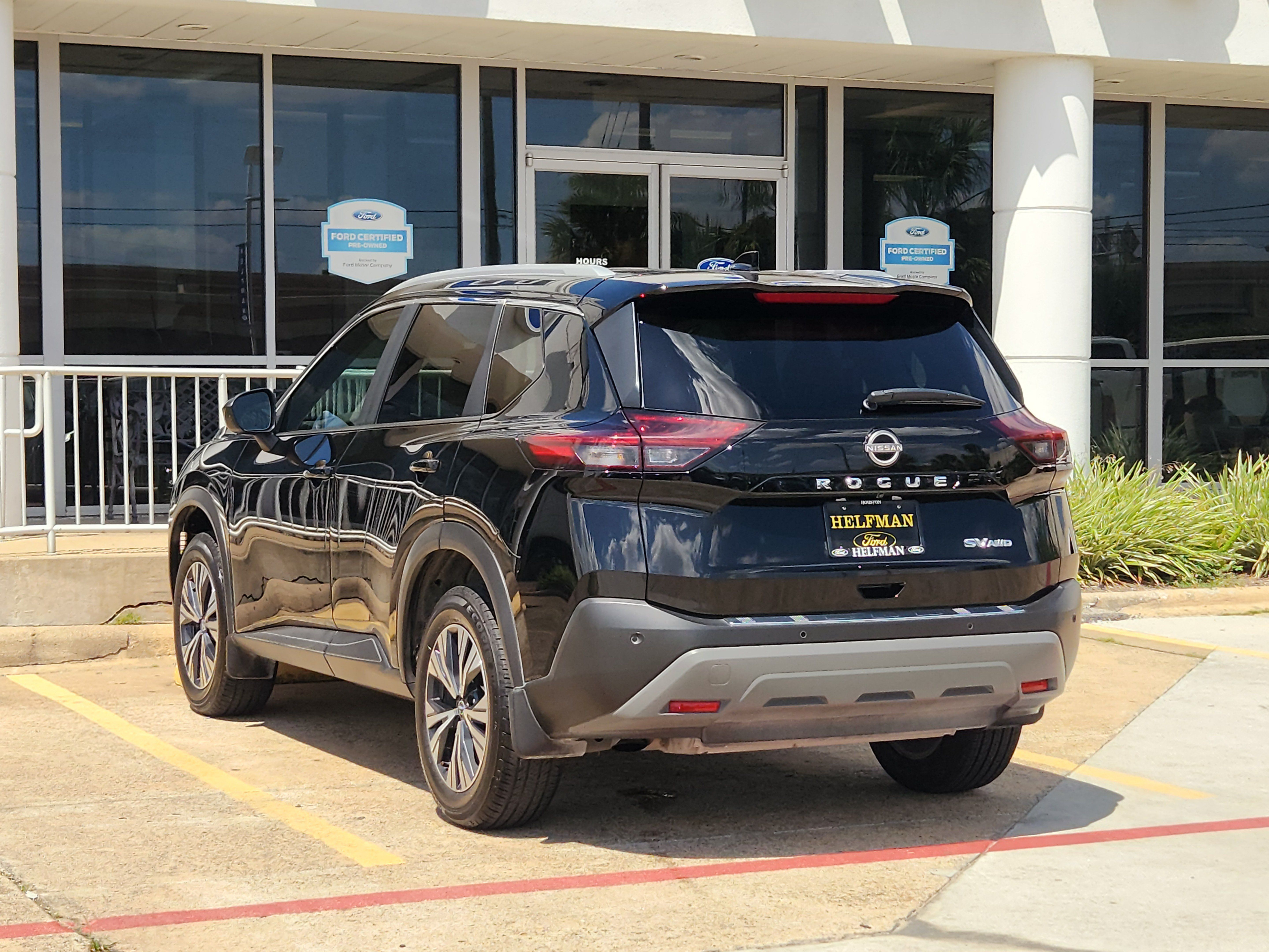 Used 2023 Nissan Rogue SV w/ SV Premium B Package AWD/4WD image 3