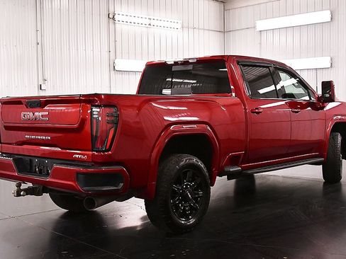 Used 2025 GMC Sierra 2500 AT4 w/ AT4 Premium Plus Package AWD/4WD image 8