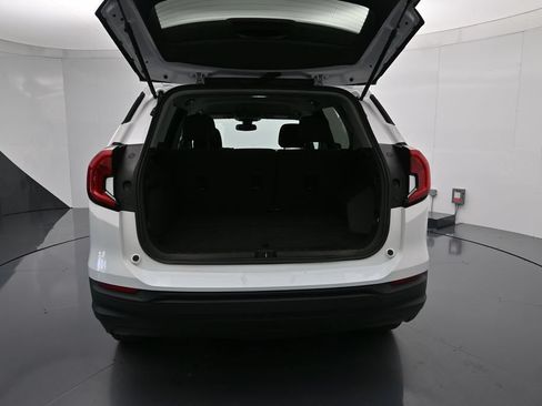 Used 2024 GMC Terrain SLE AWD/4WD image 23