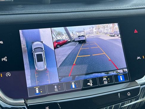 Used 2023 Cadillac XT6 Premium Luxury w/ Technology Package image 21