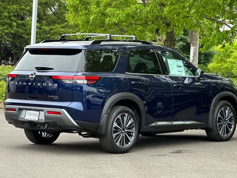 New 2026 Nissan Pathfinder Platinum AWD/4WD image 2