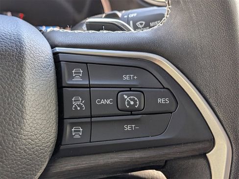 Used 2023 Jeep Grand Cherokee Limited w/ Trailer Tow Prep Group (B) image 27