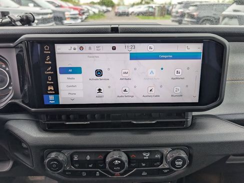 Used 2025 Jeep Gladiator Sport AWD/4WD image 14