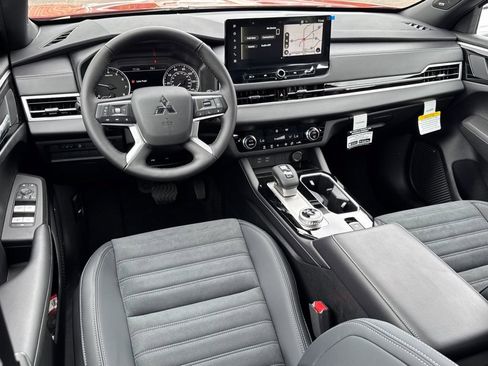 New 2026 Mitsubishi Outlander AWD image 7