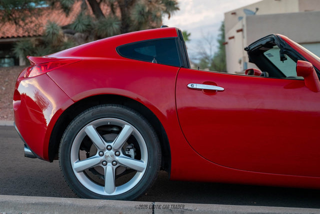 Used 2009 Pontiac Solstice Coupe RWD image 10