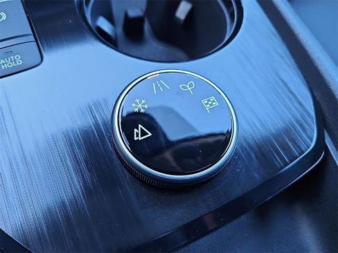 Certified 2023 Nissan Rogue SV w/ SV Premium B Package image 17