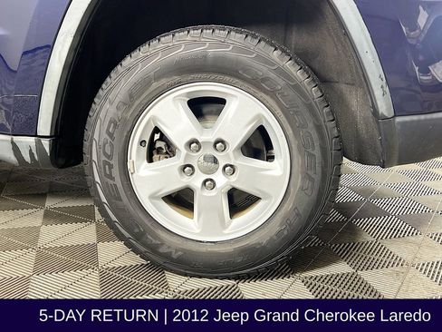 Used 2012 Jeep Grand Cherokee Laredo w/ Laredo E Group image 32
