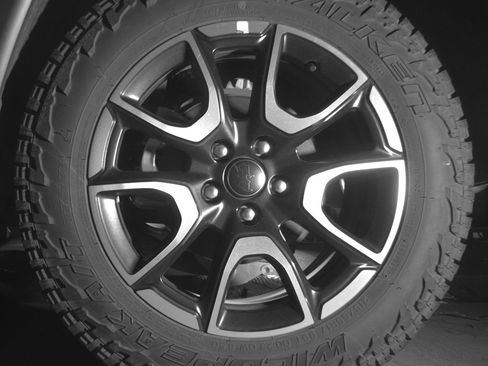Used 2025 Jeep Compass Trailhawk AWD/4WD image 13