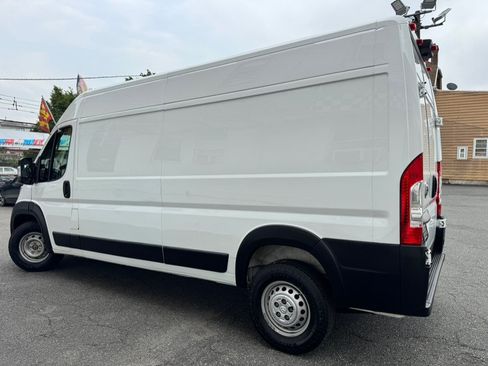Used 2025 RAM ProMaster 2500 w/ Convenience Group FWD image 3