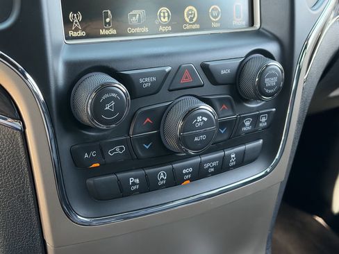Used 2017 Jeep Grand Cherokee Overland RWD image 28