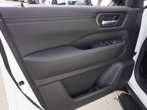 New 2026 Nissan Armada SV image 15