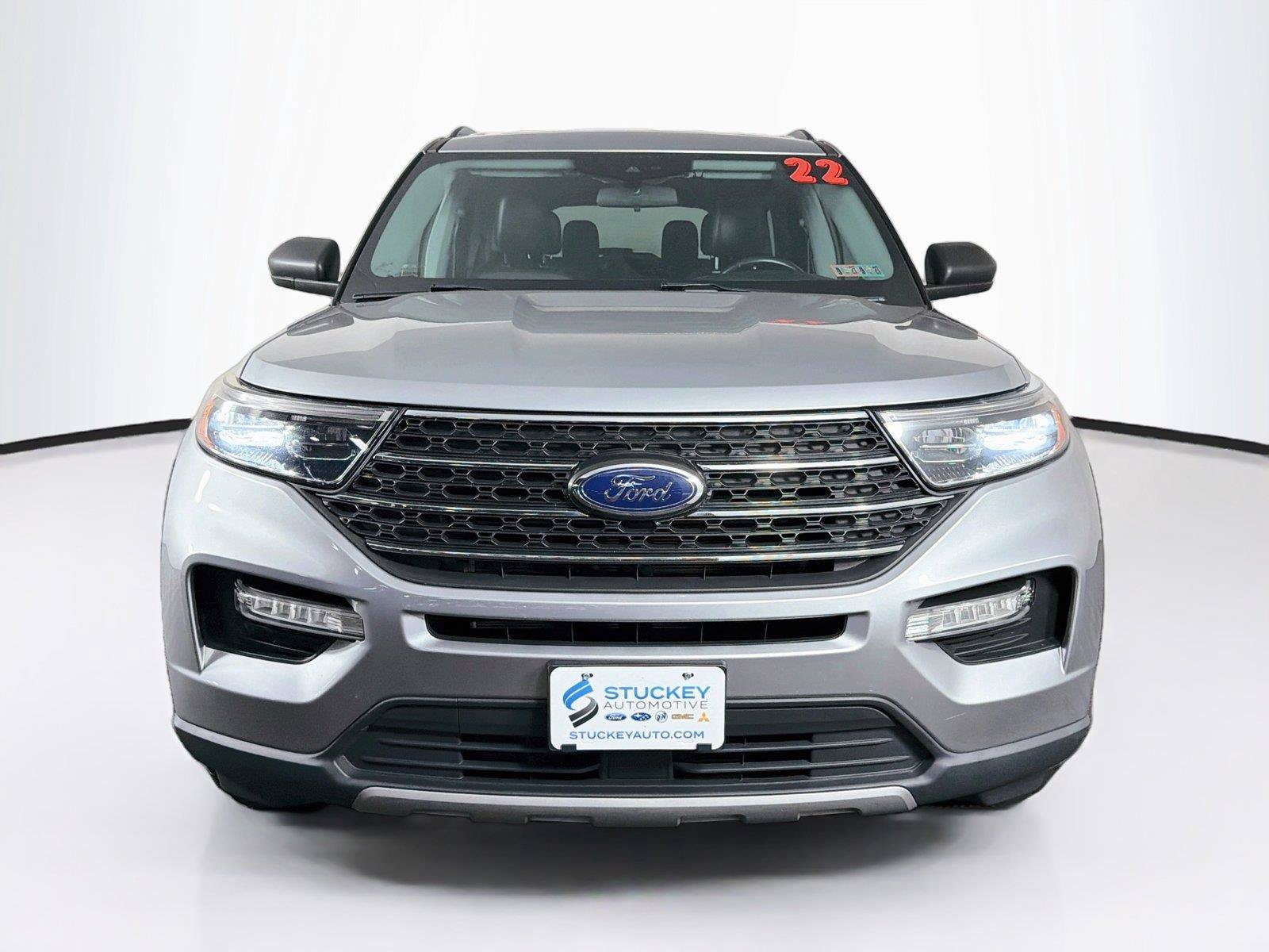 Used 2022 Ford Explorer XLT w/ Equipment Group 202A AWD/4WD image 6
