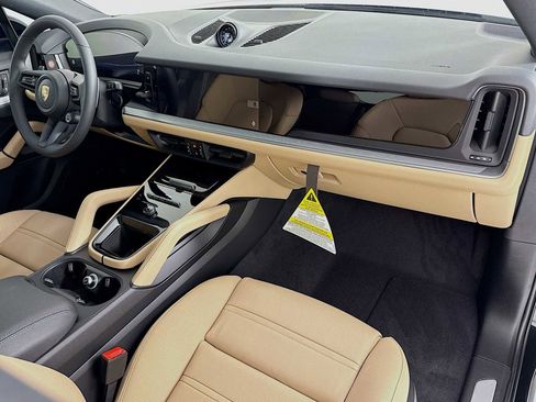 New 2026 Porsche Cayenne Coupe image 31