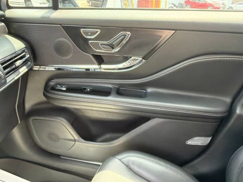 Used 2023 Lincoln Corsair Reserve AWD/4WD image 20