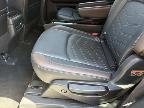 Used 2024 Nissan Pathfinder Platinum AWD/4WD image 15