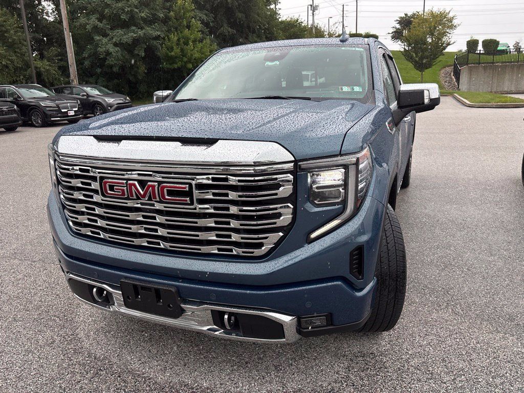 Used 2024 GMC Sierra 1500 Denali w/ Denali Reserve Package AWD/4WD image 2