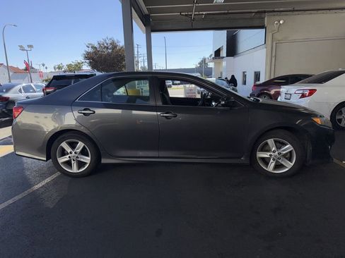 Used 2012 Toyota Camry SE image 7