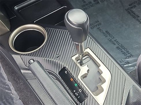 Used 2015 Toyota RAV4 XLE image 22