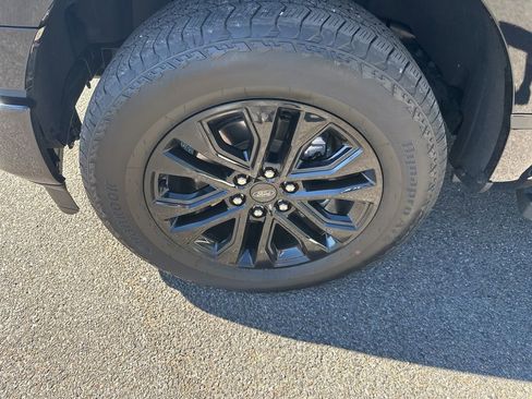 Used 2025 Ford F150 Lariat w/ Equipment Group 501A Mid image 9