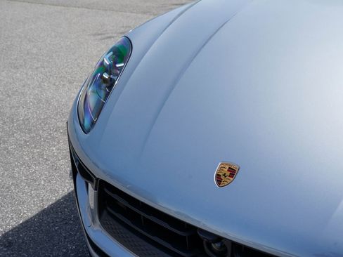 Certified 2026 Porsche Macan image 18