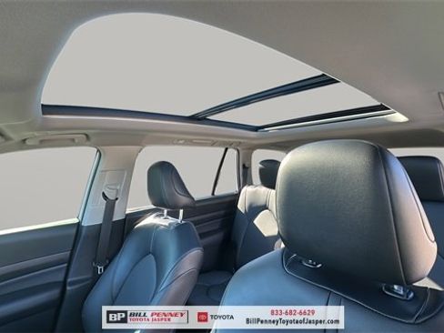 Used 2024 Toyota Grand Highlander XLE image 12