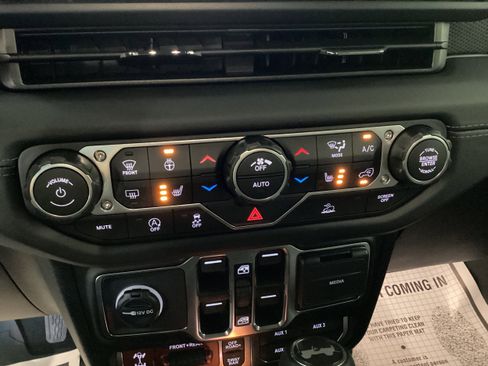 New 2026 Jeep Wrangler Unlimited Rubicon AWD/4WD image 26