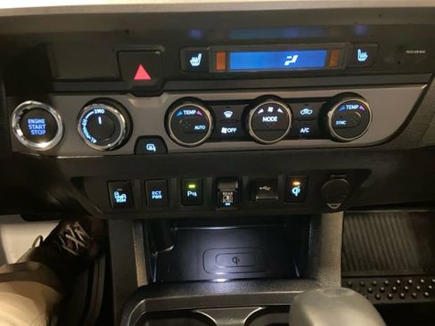 Used 2020 Toyota Tacoma TRD Off-Road w/ TRD Premium Off Road Package image 22