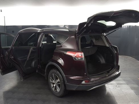 Used 2018 Toyota RAV4 XLE image 40