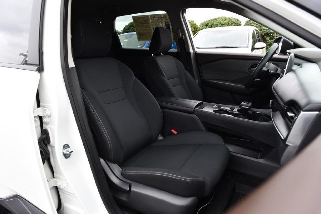 Used 2023 Nissan Rogue S FWD image 19