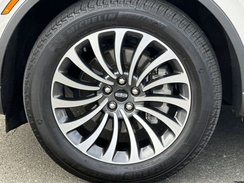 Used 2023 Lincoln Aviator Reserve w/ Elements Package Plus image 38