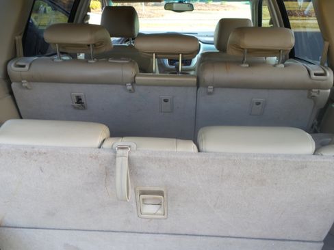 Used 2005 Toyota Highlander 4WD V6 w/ 3rd Row image 14