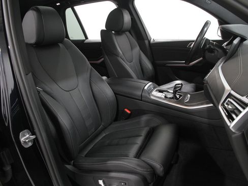 Used 2022 BMW X5 xDrive40i w/ M Sport Package image 19