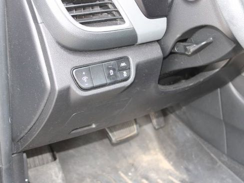 Used 2023 Kia Seltos LX image 20