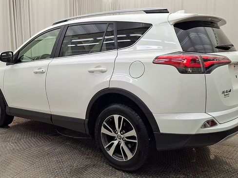 Used 2018 Toyota RAV4 XLE image 9