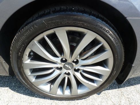 Used 2015 Hyundai Genesis 5.0 RWD image 14
