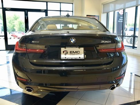 Used 2022 BMW 330i xDrive Sedan w/ Premium Package AWD/4WD image 5