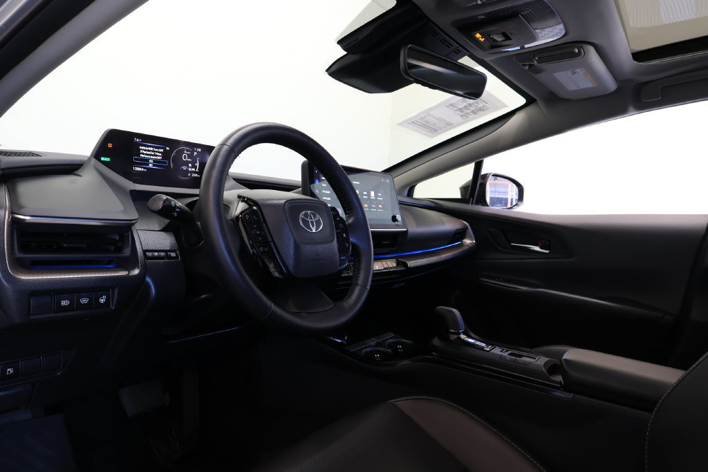 Used 2024 Toyota Prius XLE AWD/4WD image 16