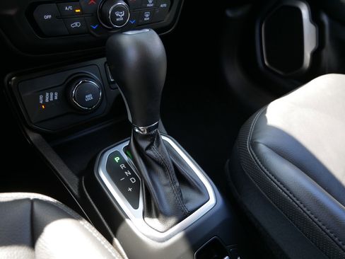 Used 2023 Jeep Renegade Limited AWD/4WD image 23