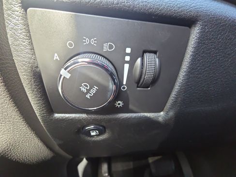 Used 2015 Jeep Grand Cherokee Limited image 25